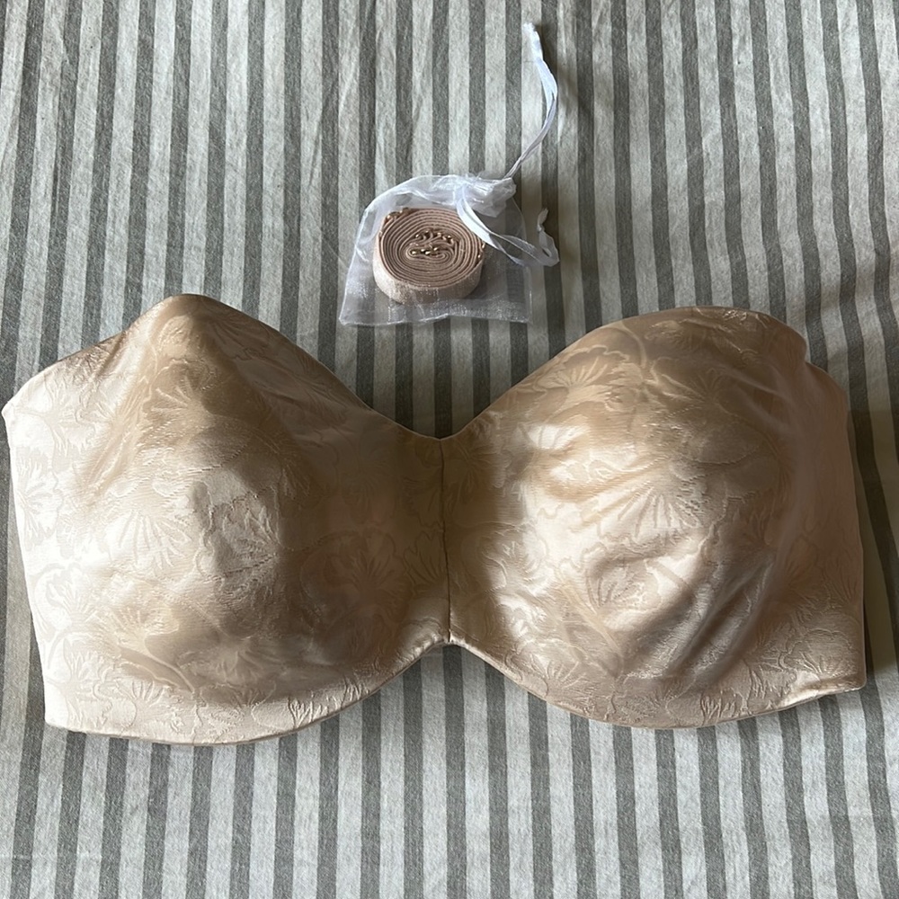 📌 4/$20 NEW Strapless Convertible Bra